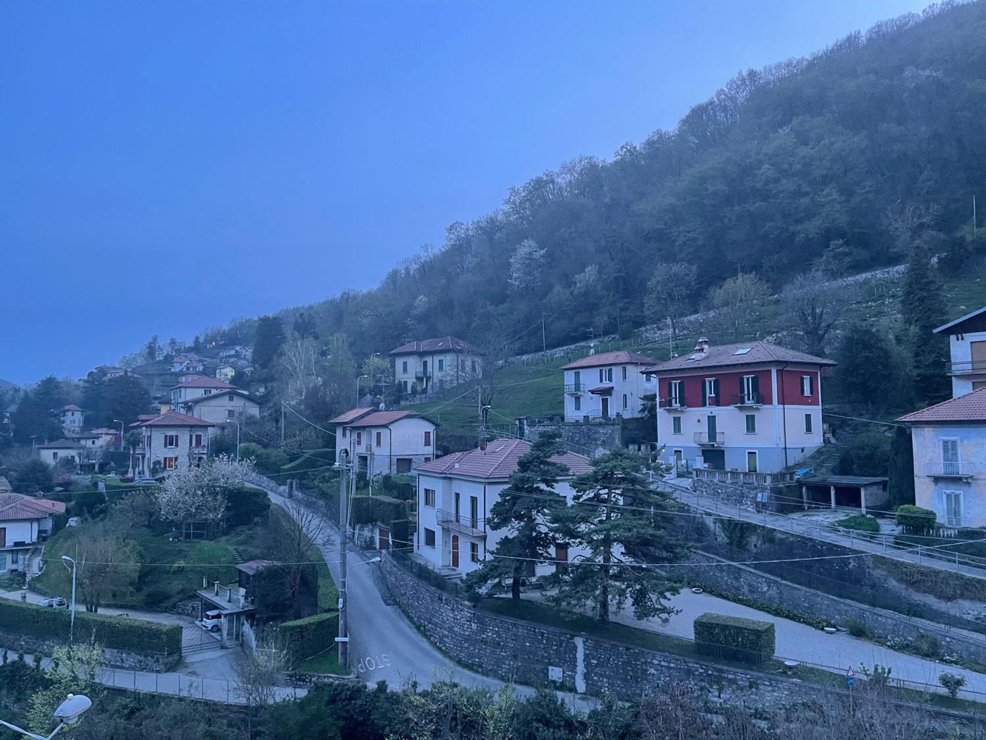 Laghi Di Como Appartamento Di Licinia E Mario Asso エクステリア 写真